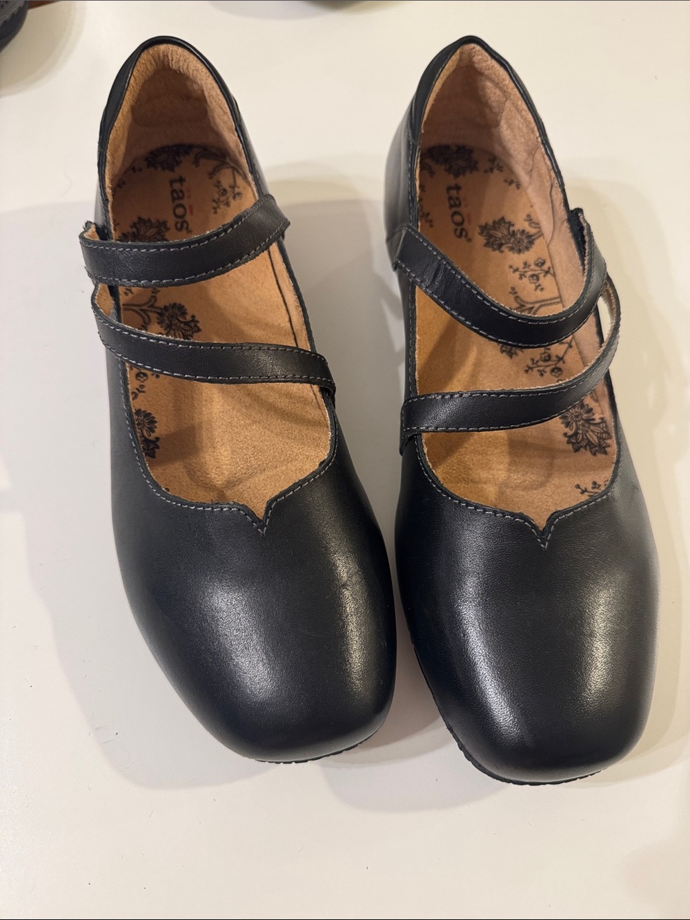 Taos Banter Mary Jane Black Leather Flats Size 10